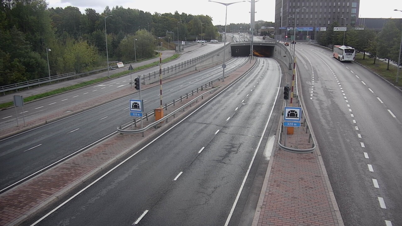 Weather Camera Image Road 100 Helsinki Hakamäentie, Kivihaan tunneli, länsi, Helsinki, Uusimaa