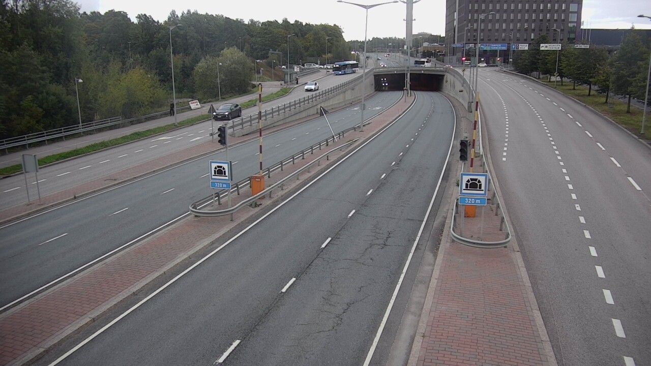 Kelikamerat Kuva Tie 100 Helsinki Hakamäentie, Kivihaan tunneli, länsi, Helsinki, Uusimaa