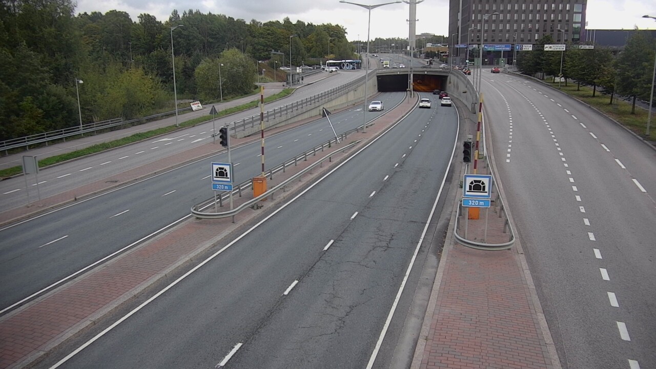 Kelikamerat Kuva Tie 100 Helsinki Hakamäentie, Kivihaan tunneli, länsi, Helsinki, Uusimaa