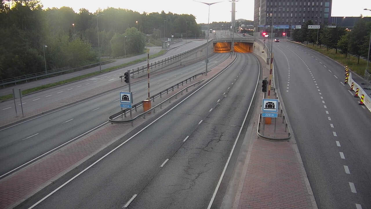 Kelikamerat Kuva Tie 100 Helsinki Hakamäentie, Kivihaan tunneli, länsi, Helsinki, Uusimaa