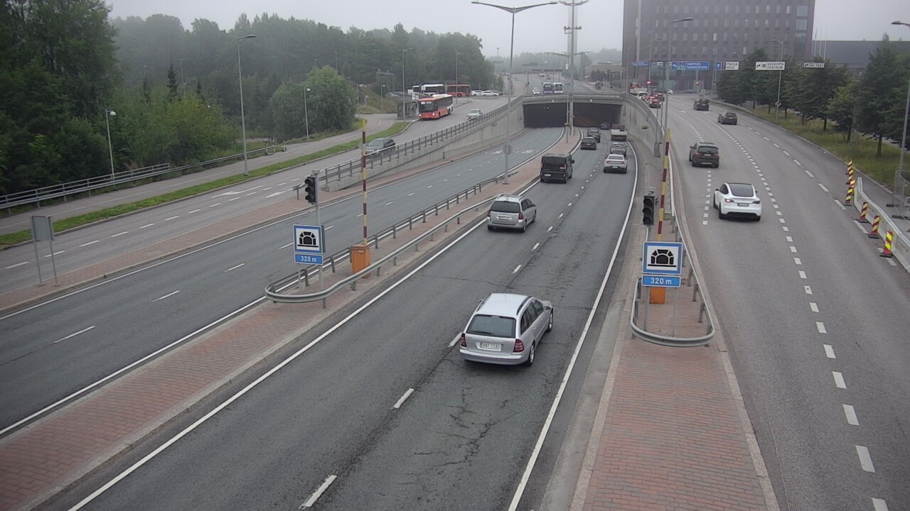 Weather Camera Image Road 100 Helsinki Hakamäentie, Kivihaan tunneli, länsi, Helsinki, Uusimaa