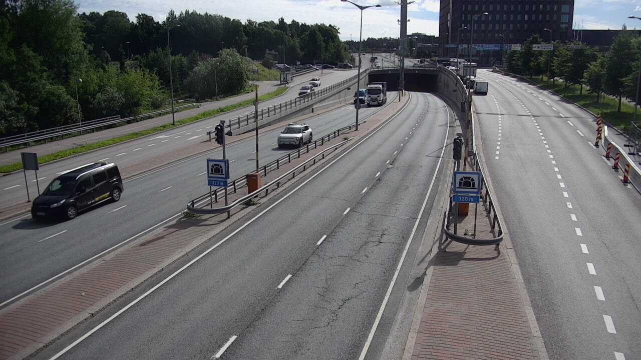 Kelikamerat Kuva Tie 100 Helsinki Hakamäentie, Kivihaan tunneli, länsi, Helsinki, Uusimaa