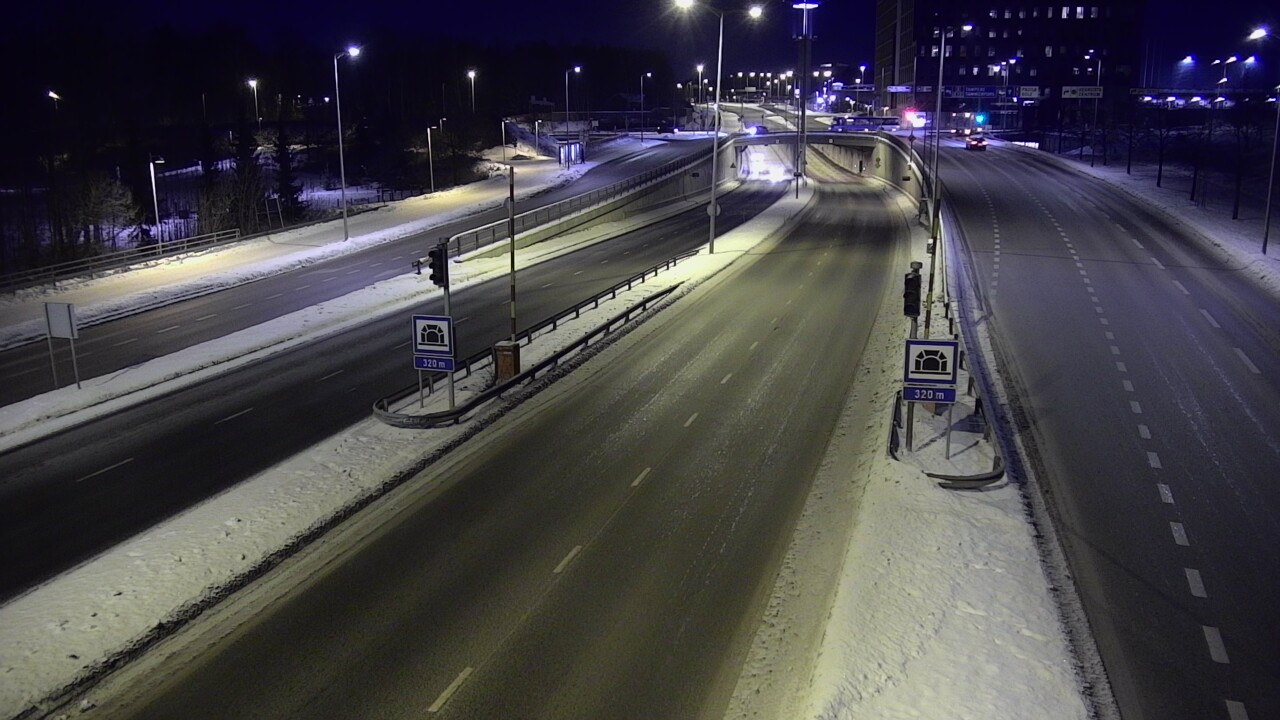 Weather Camera Image Road 100 Helsinki Hakamäentie, Kivihaan tunneli, länsi, Helsinki, Uusimaa