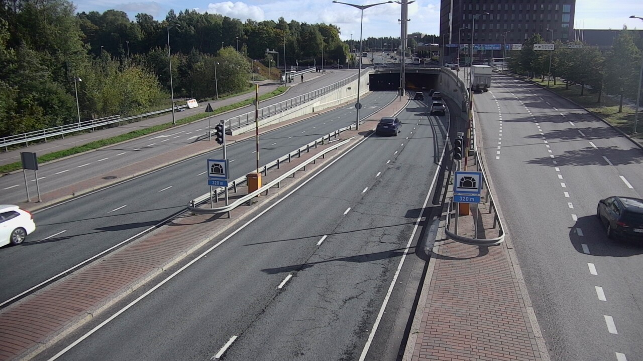 Weather Camera Image Road 100 Helsinki Hakamäentie, Kivihaan tunneli, länsi, Helsinki, Uusimaa