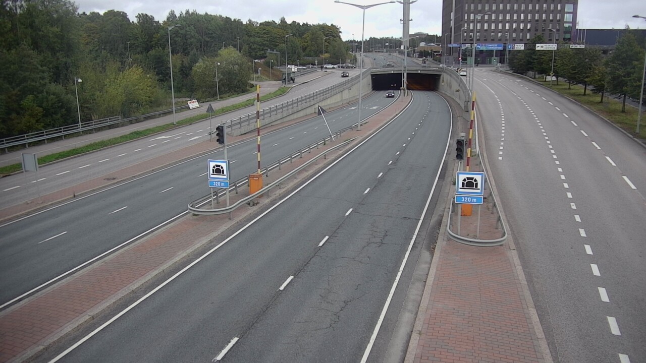 Kelikamerat Kuva Tie 100 Helsinki Hakamäentie, Kivihaan tunneli, länsi, Helsinki, Uusimaa