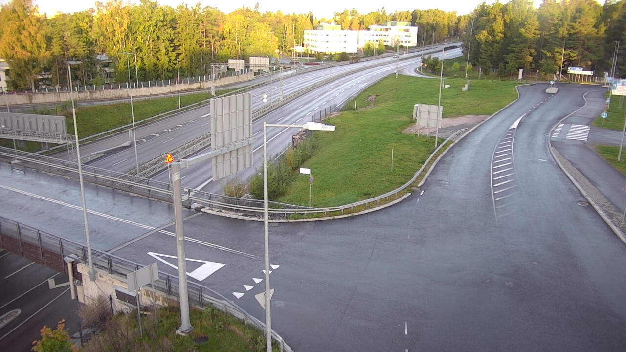 Weather Camera Image Road 101 Espoo, Miestentie, Espoo, Uusimaa