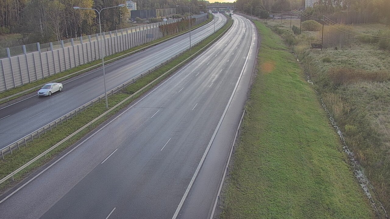 Weather Camera Image Road 1 Espoo, Sepänkylä, Espoo, Uusimaa