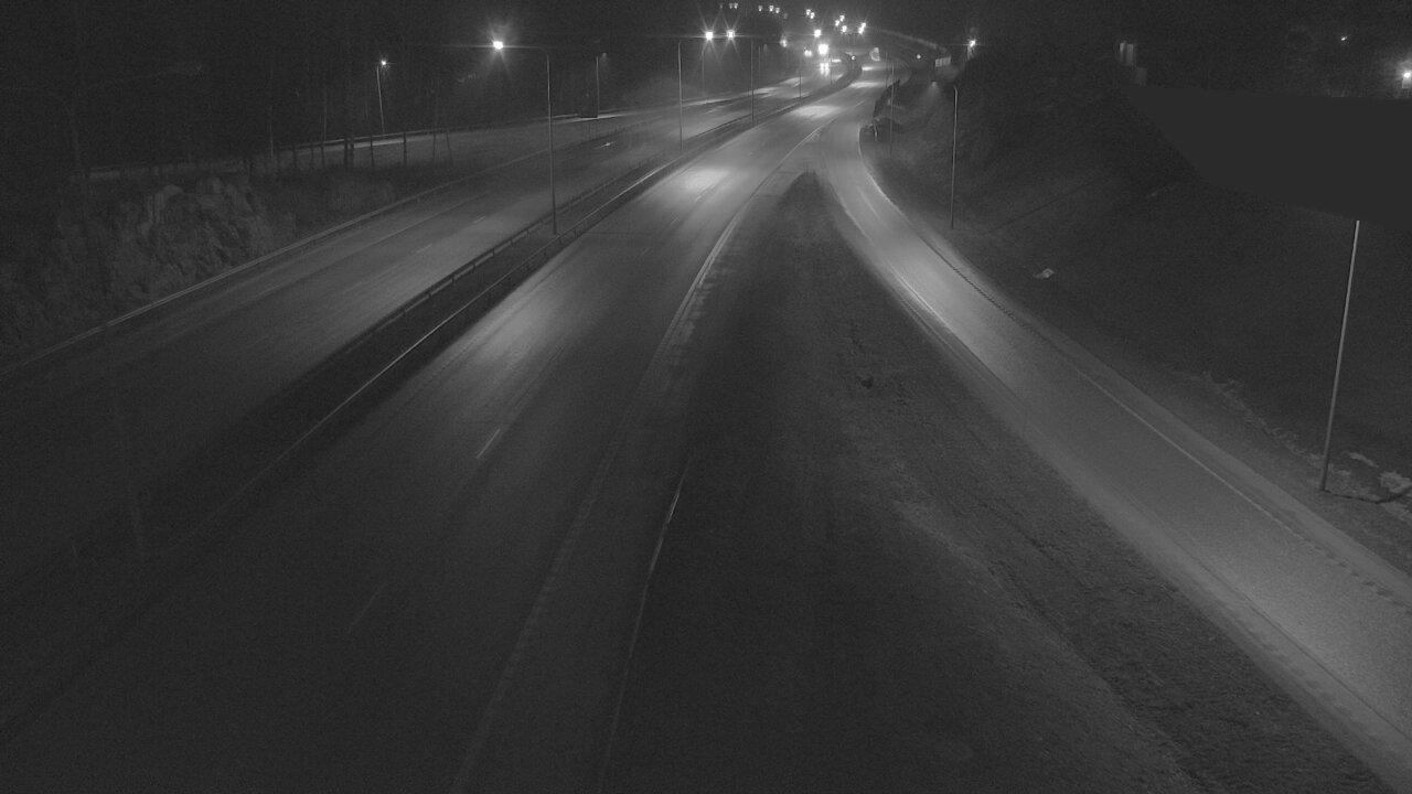 Weather Camera Image Road 1 Espoo, Tuomarila, Espoo, Uusimaa