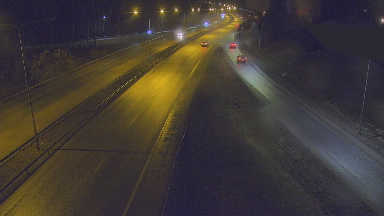 Weather Camera Image Road 1 Espoo, Tuomarila, Espoo, Uusimaa