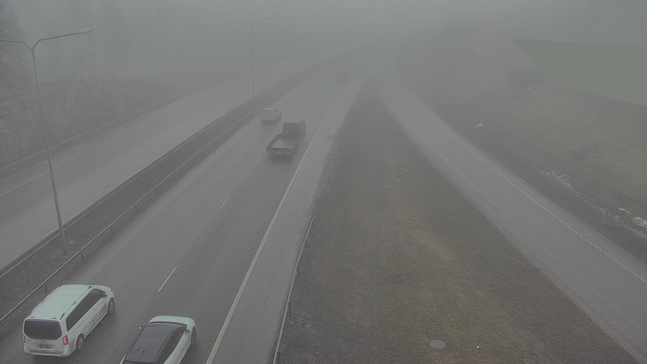 Weather Camera Image Road 1 Espoo, Tuomarila, Espoo, Uusimaa
