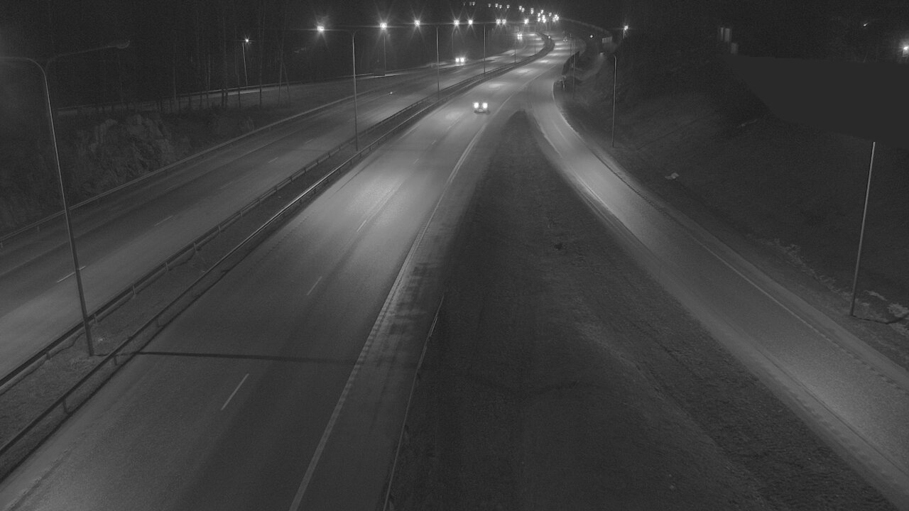 Weather Camera Image Road 1 Espoo, Tuomarila, Espoo, Uusimaa