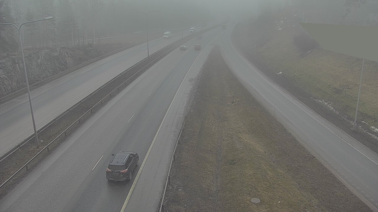 Weather Camera Image Road 1 Espoo, Tuomarila, Espoo, Uusimaa