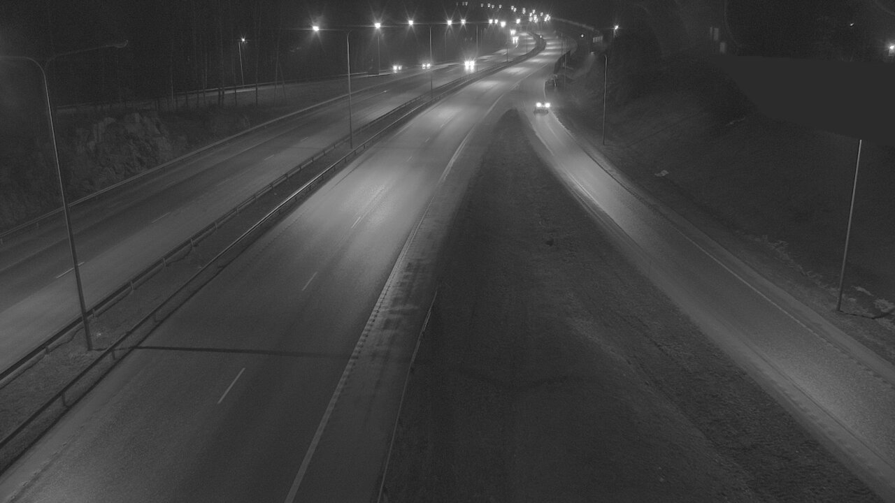 Weather Camera Image Road 1 Espoo, Tuomarila, Espoo, Uusimaa