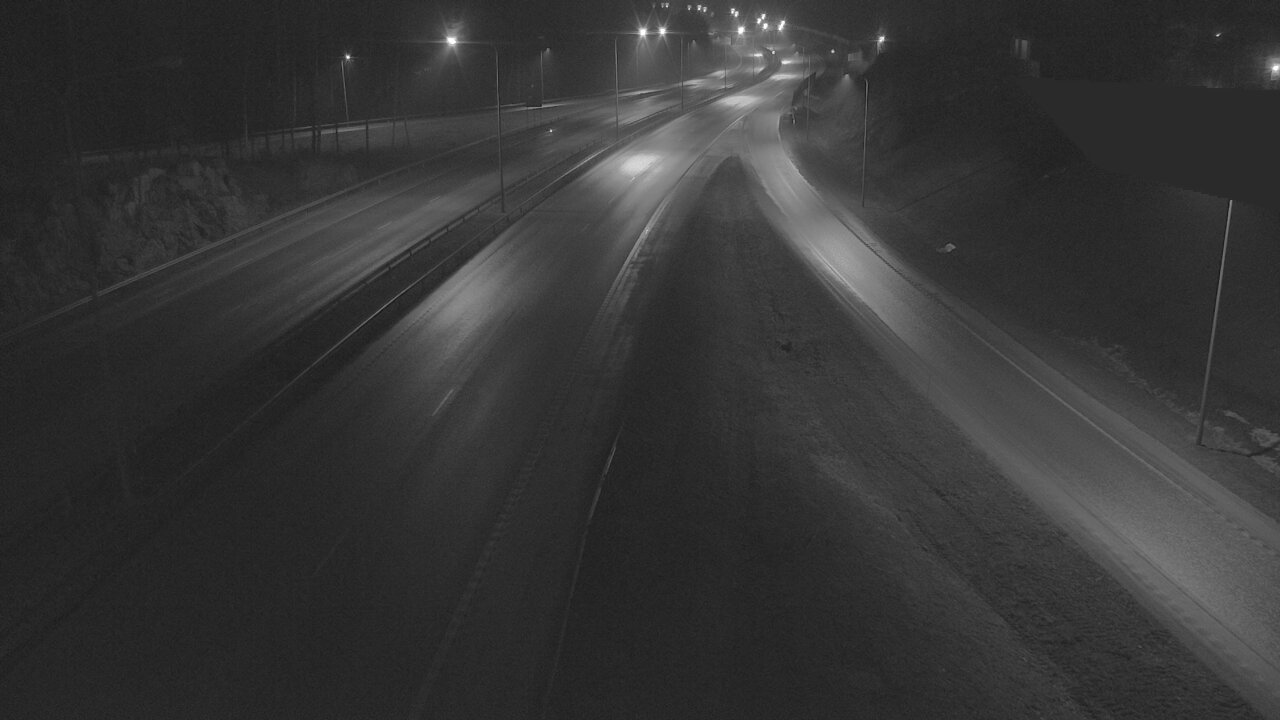 Weather Camera Image Road 1 Espoo, Tuomarila, Espoo, Uusimaa