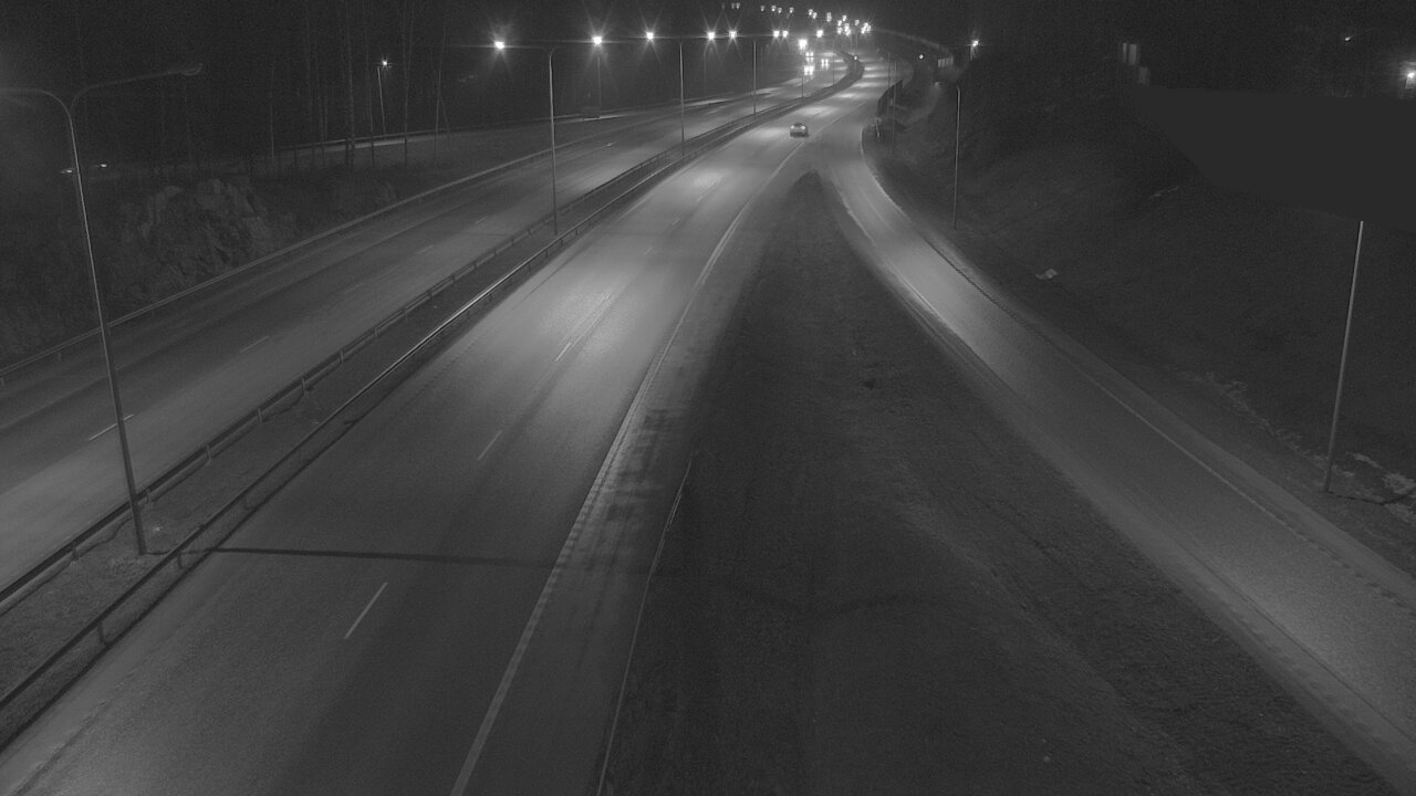 Weather Camera Image Road 1 Espoo, Tuomarila, Espoo, Uusimaa