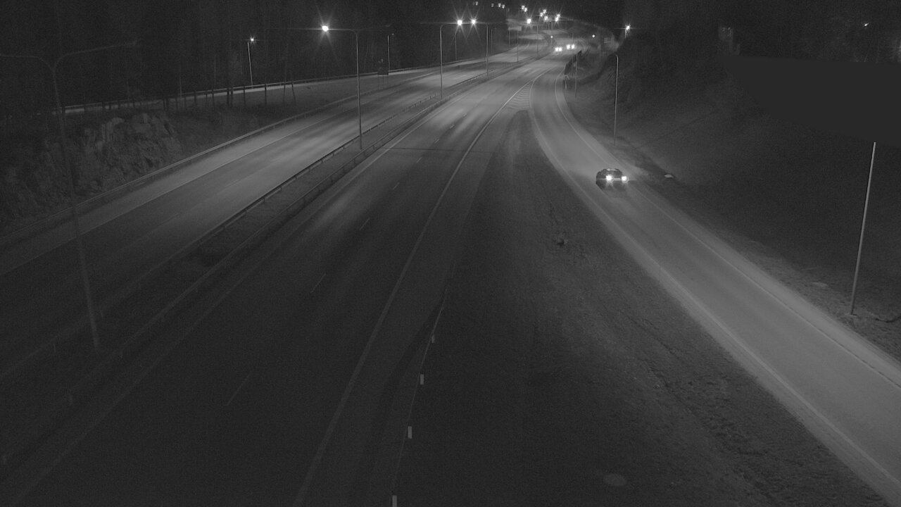 Weather Camera Image Road 1 Espoo, Tuomarila, Espoo, Uusimaa