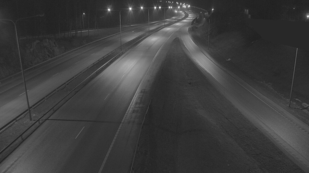 Weather Camera Image Road 1 Espoo, Tuomarila, Espoo, Uusimaa