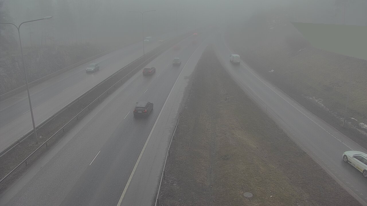 Weather Camera Image Road 1 Espoo, Tuomarila, Espoo, Uusimaa
