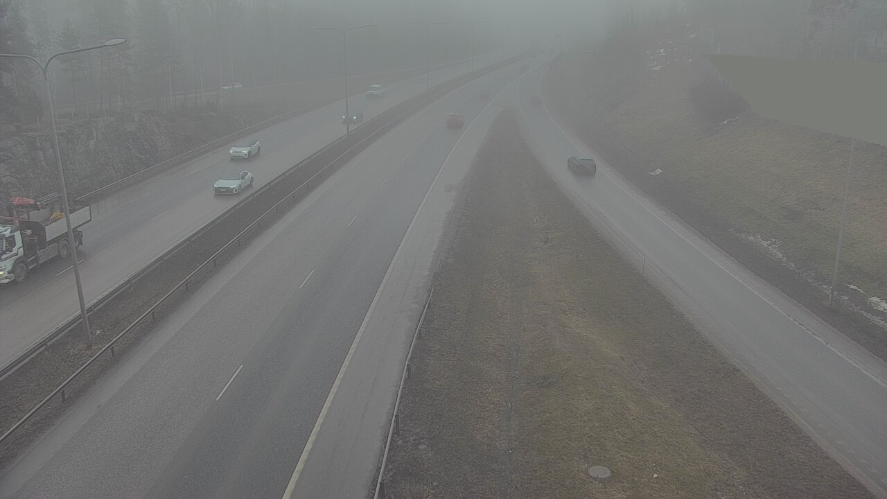 Weather Camera Image Road 1 Espoo, Tuomarila, Espoo, Uusimaa