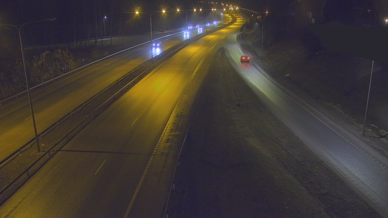 Weather Camera Image Road 1 Espoo, Tuomarila, Espoo, Uusimaa