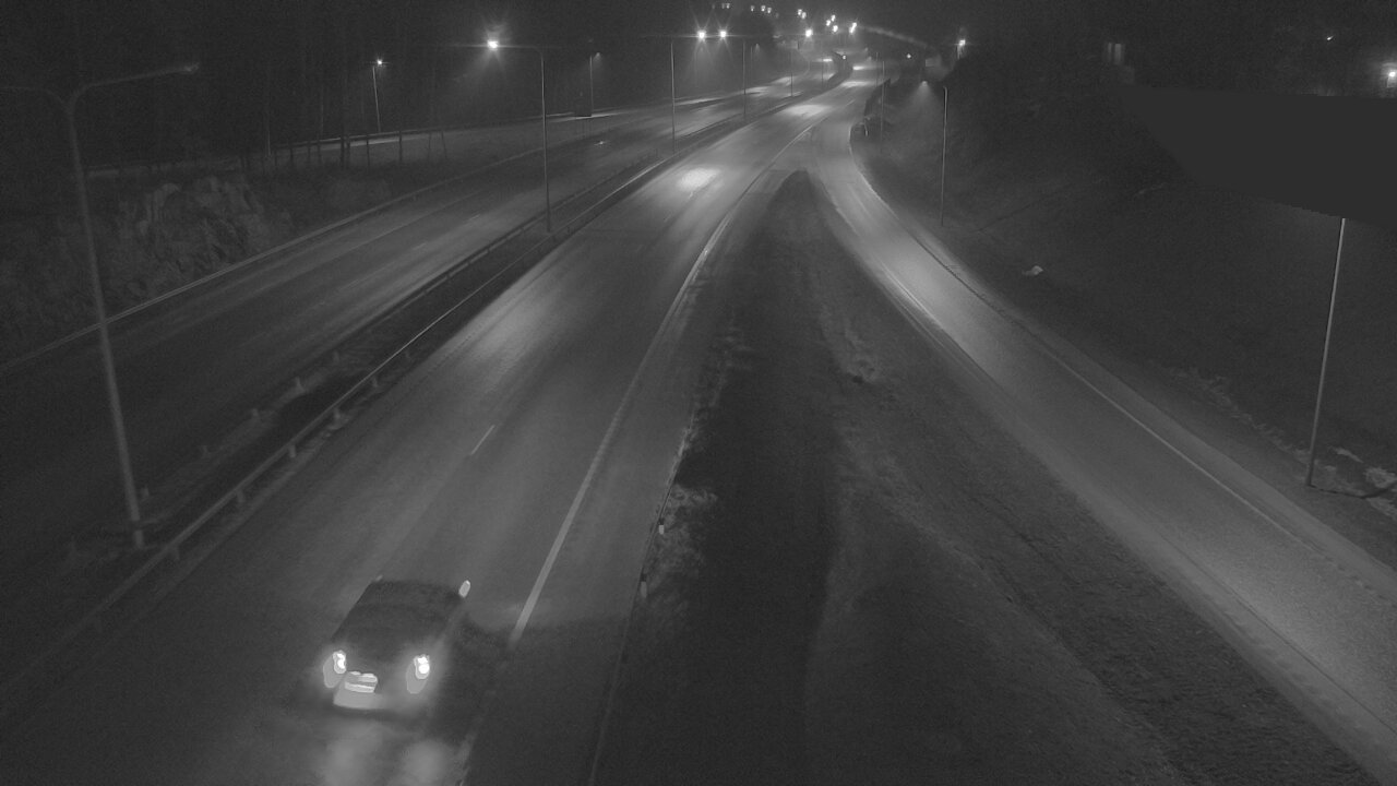 Weather Camera Image Road 1 Espoo, Tuomarila, Espoo, Uusimaa
