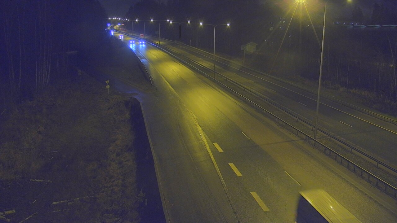 Weather Camera Image Road 1 Espoo, Kirkkojärvi, Espoo, Uusimaa