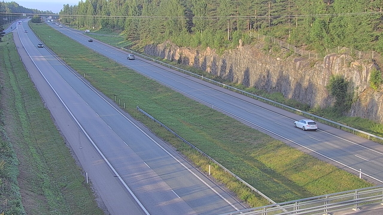 Weather Camera Image Road 3 Nurmijärvi, Nurmijärvi, Uusimaa