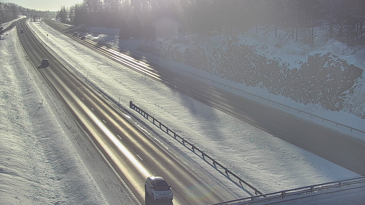 Weather Camera Image Road 3 Nurmijärvi, Nurmijärvi, Uusimaa