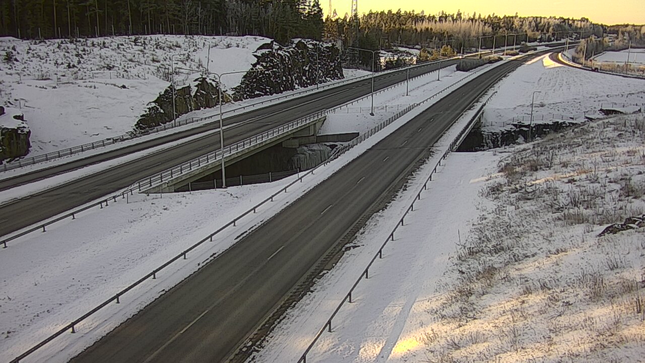 Weather Camera Image Road 1 Kaarina, Kirismäki, Kaarina, Varsinais-Suomi