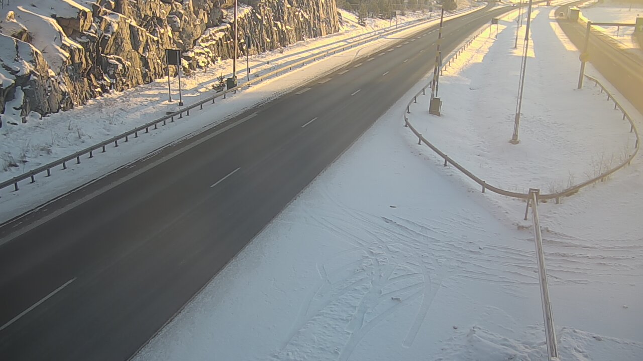 Kelikamerat Kuva Tie 1 Salo, Isokylän tunneli, puomi itä, Salo, Varsinais-Suomi