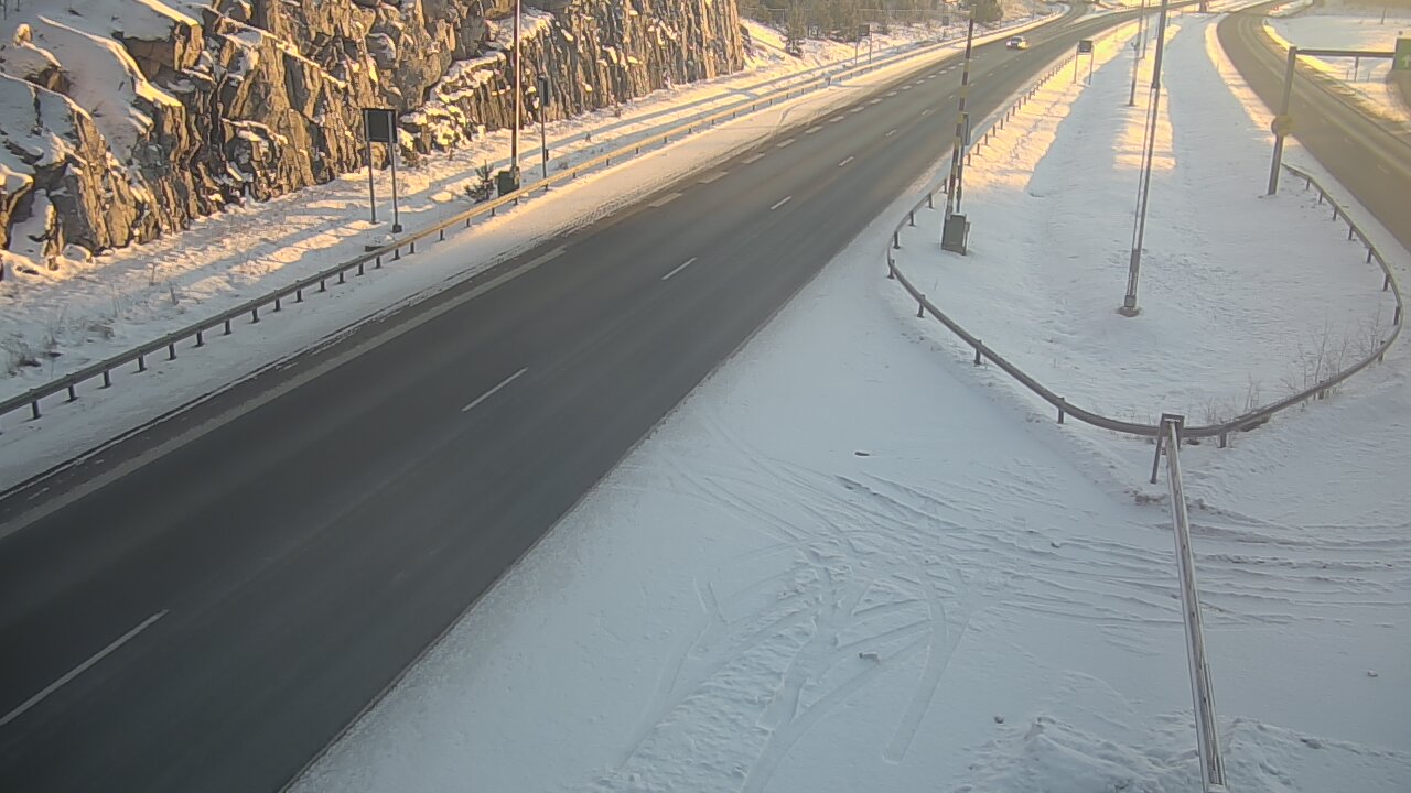 Kelikamerat Kuva Tie 1 Salo, Isokylän tunneli, puomi itä, Salo, Varsinais-Suomi