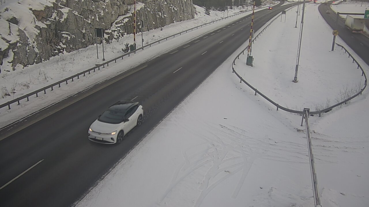 Kelikamerat Kuva Tie 1 Salo, Isokylän tunneli, puomi itä, Salo, Varsinais-Suomi