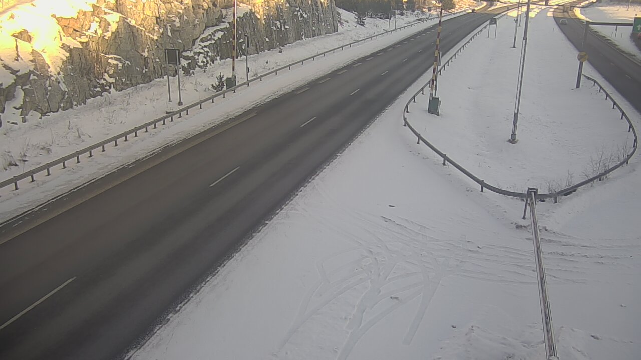 Kelikamerat Kuva Tie 1 Salo, Isokylän tunneli, puomi itä, Salo, Varsinais-Suomi