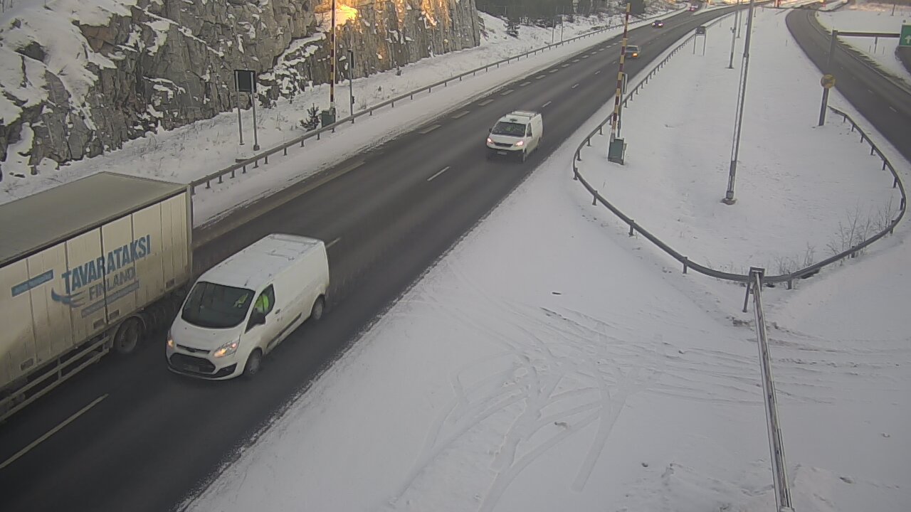 Kelikamerat Kuva Tie 1 Salo, Isokylän tunneli, puomi itä, Salo, Varsinais-Suomi