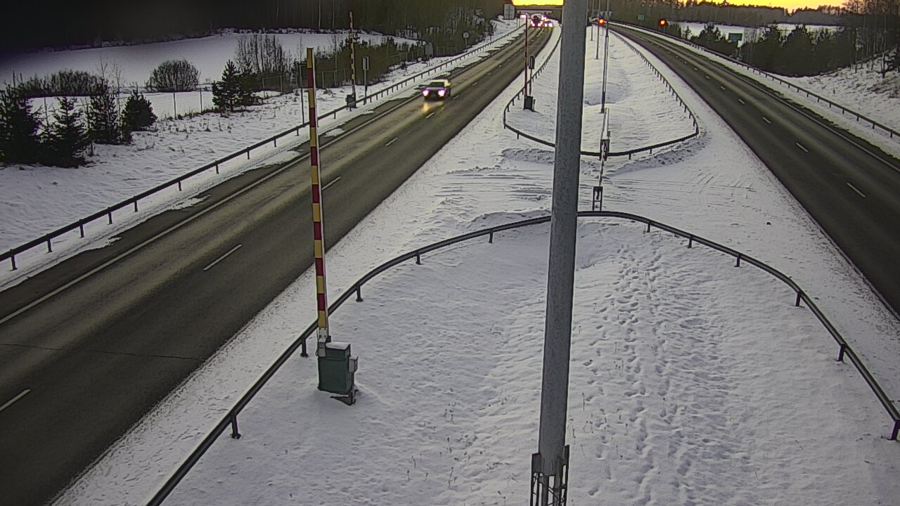 Kelikamerat Kuva Tie 1 Salo, Isokylän tunneli, puomi länsi, Salo, Varsinais-Suomi