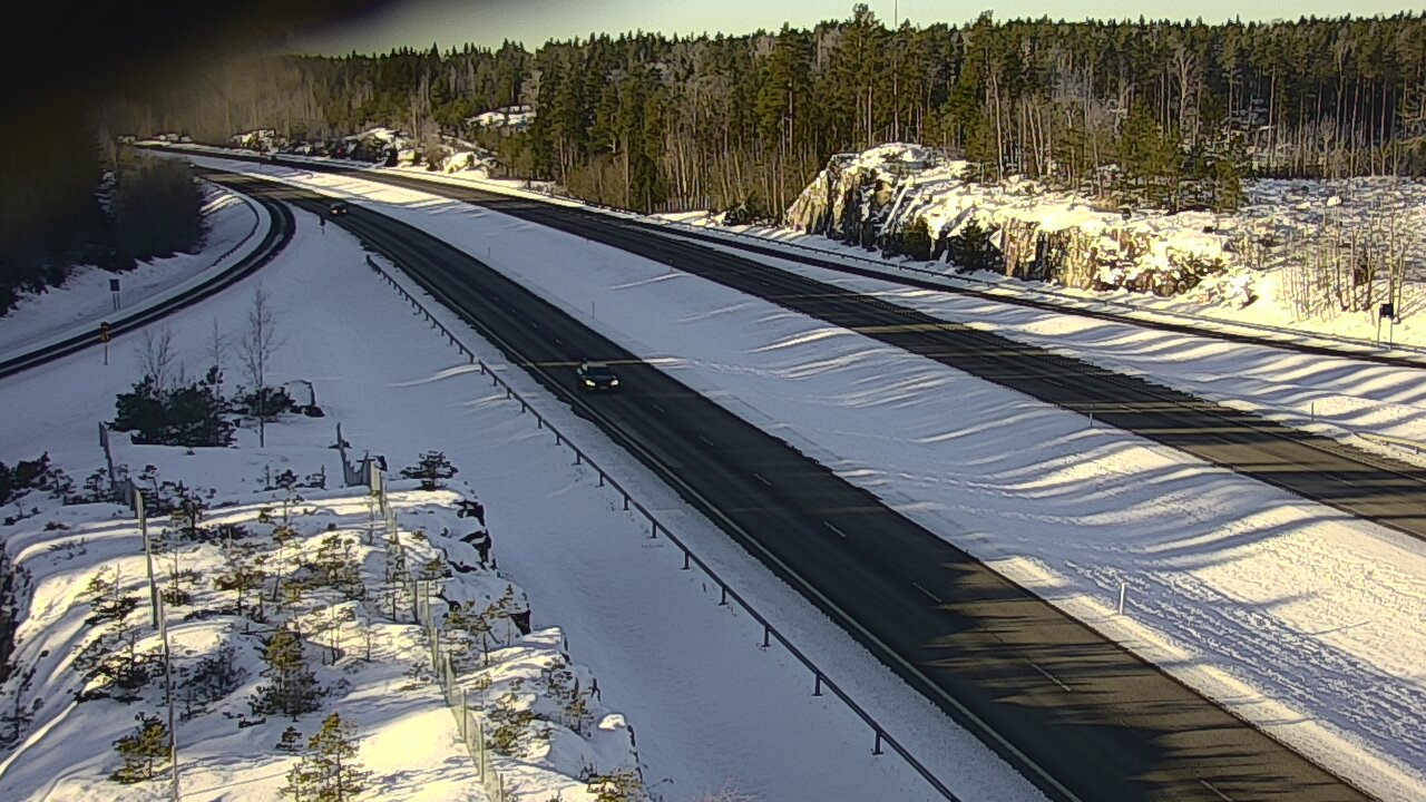 Weather Camera Image Road 1 Paimio, Pitkäporras, Paimio, Varsinais-Suomi