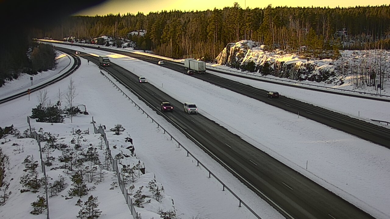 Weather Camera Image Väg 1 Pemar, Pitkäporras, Paimio, Varsinais-Suomi