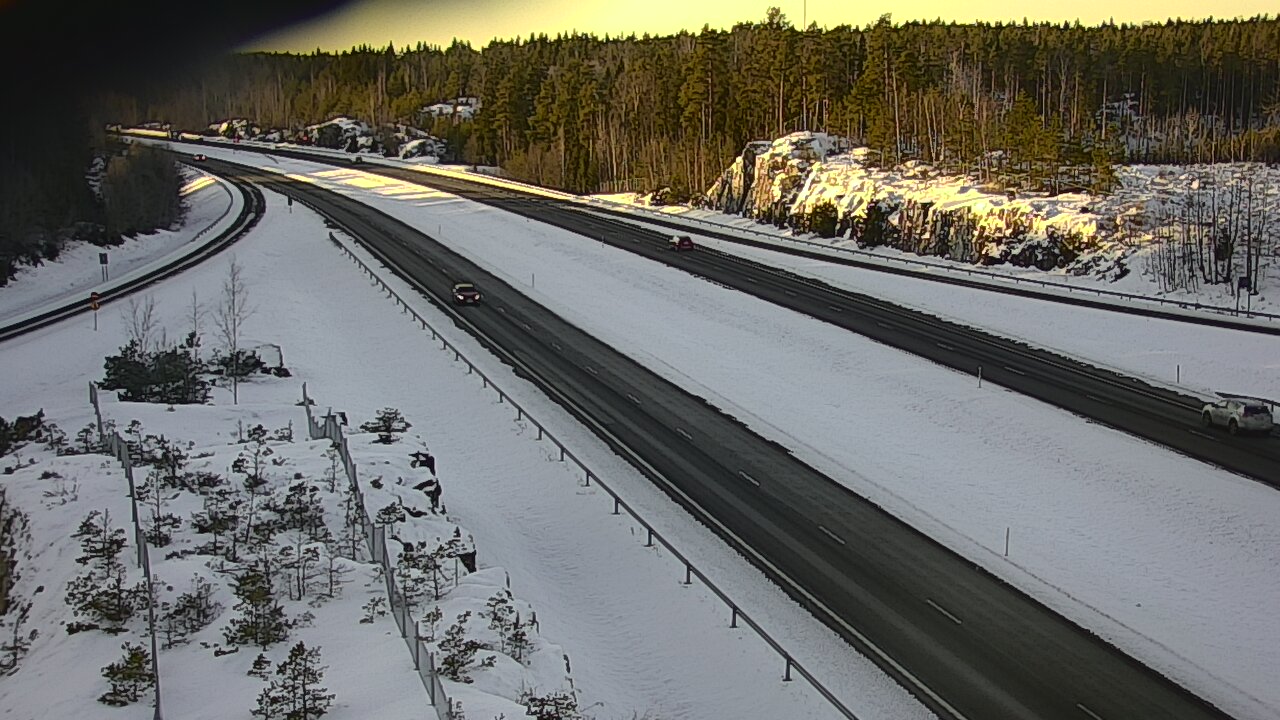 Weather Camera Image Väg 1 Pemar, Pitkäporras, Paimio, Varsinais-Suomi