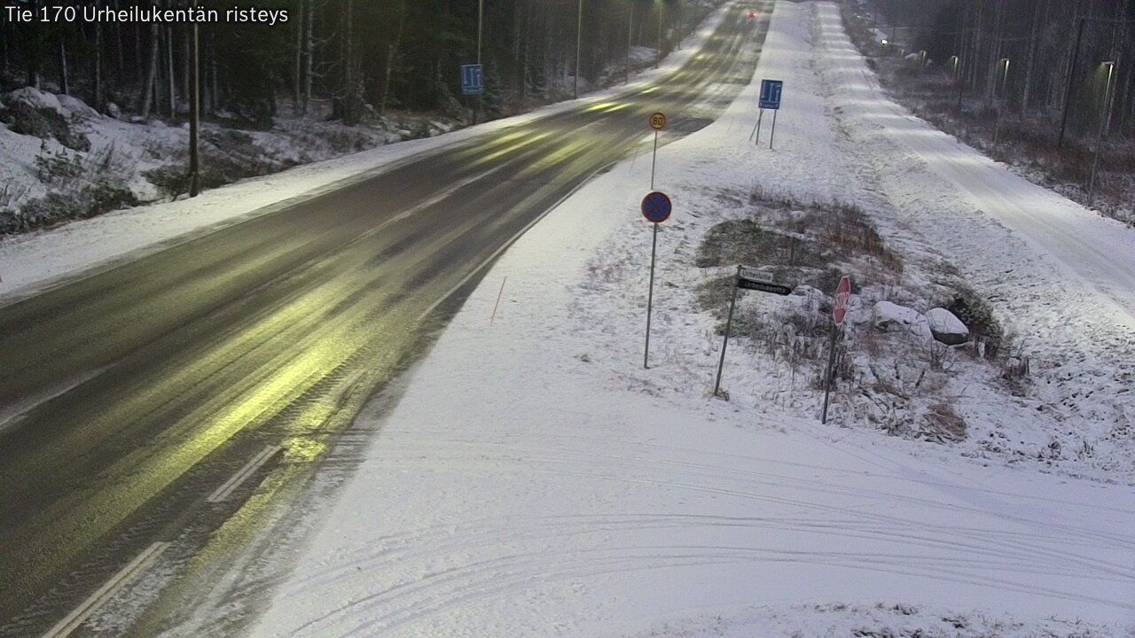 Weather Camera Image Väg 170 Vederlax Idrottsplatsen korsnin, Virolahti, Kymenlaakso