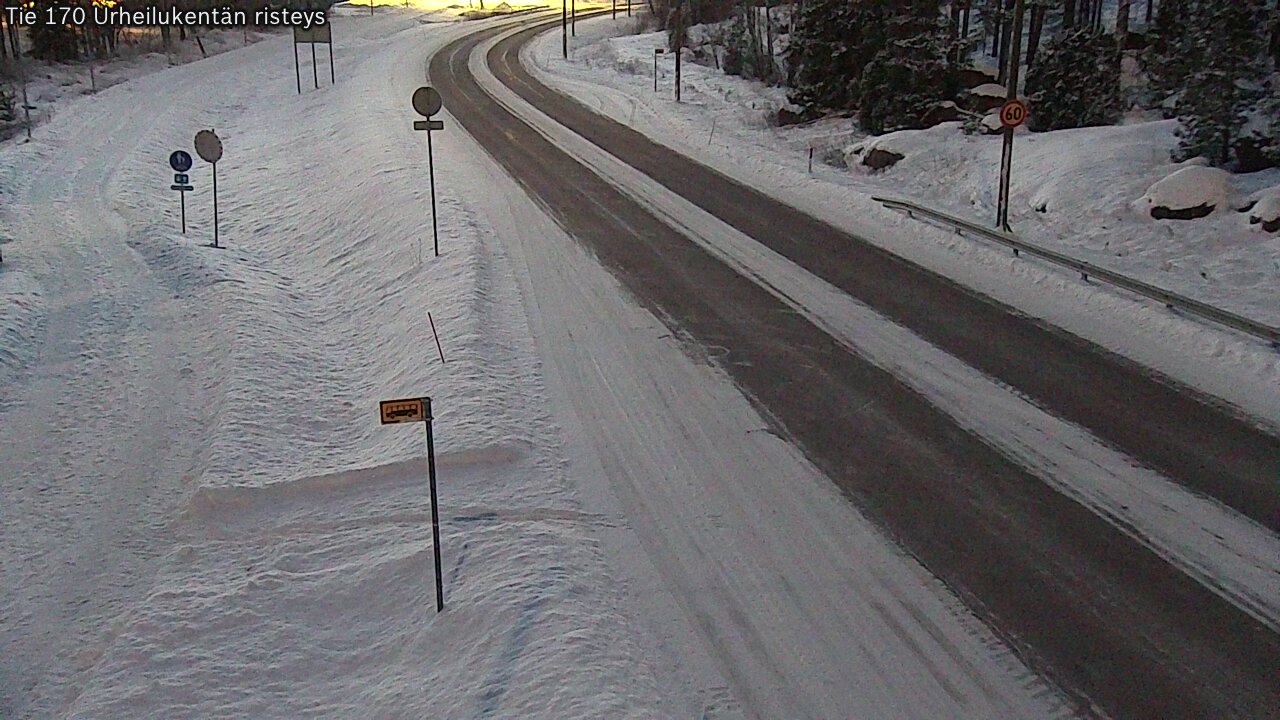 Weather Camera Image Väg 170 Vederlax Idrottsplatsen korsnin, Virolahti, Kymenlaakso