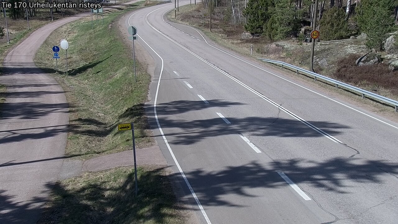 Weather Camera Image Väg 170 Vederlax Idrottsplatsen korsnin, Virolahti, Kymenlaakso