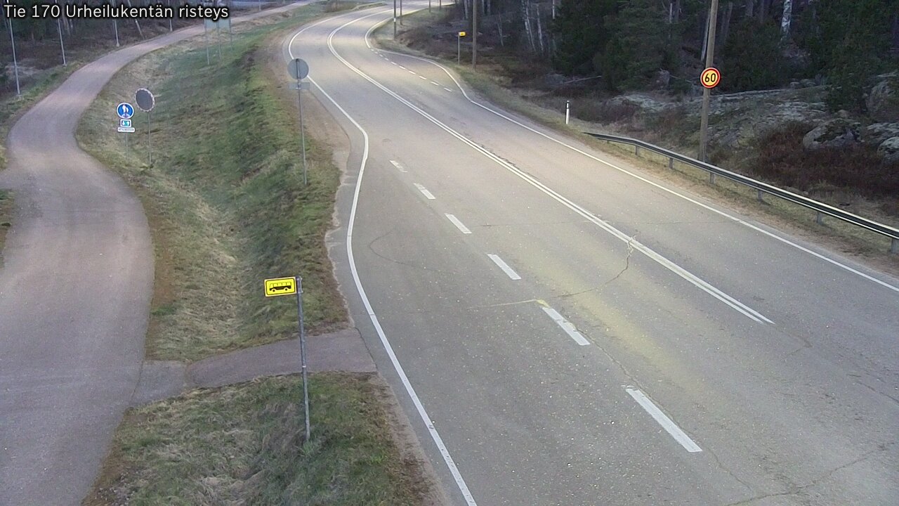 Weather Camera Image Väg 170 Vederlax Idrottsplatsen korsnin, Virolahti, Kymenlaakso