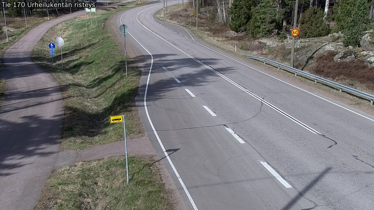 Weather Camera Image Väg 170 Vederlax Idrottsplatsen korsnin, Virolahti, Kymenlaakso