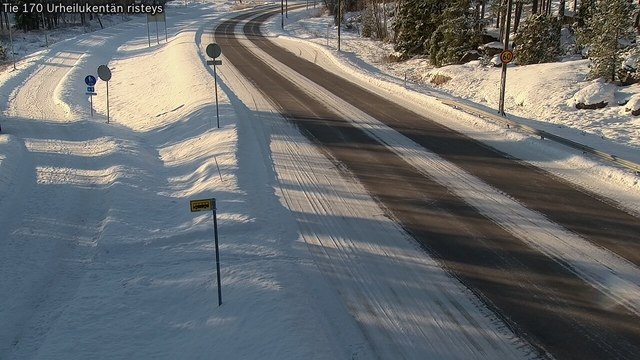 Weather Camera Image Väg 170 Vederlax Idrottsplatsen korsnin, Virolahti, Kymenlaakso