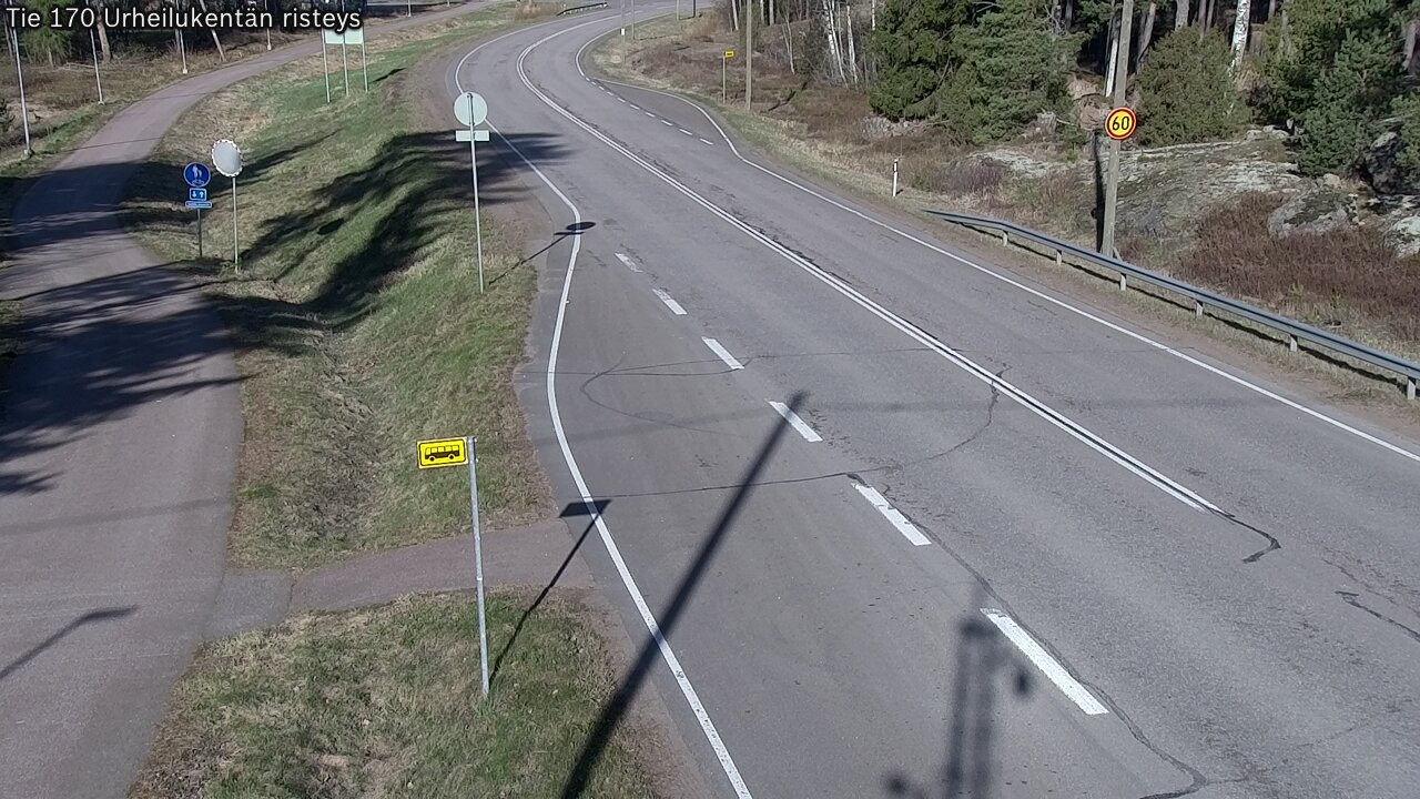 Weather Camera Image Väg 170 Vederlax Idrottsplatsen korsnin, Virolahti, Kymenlaakso