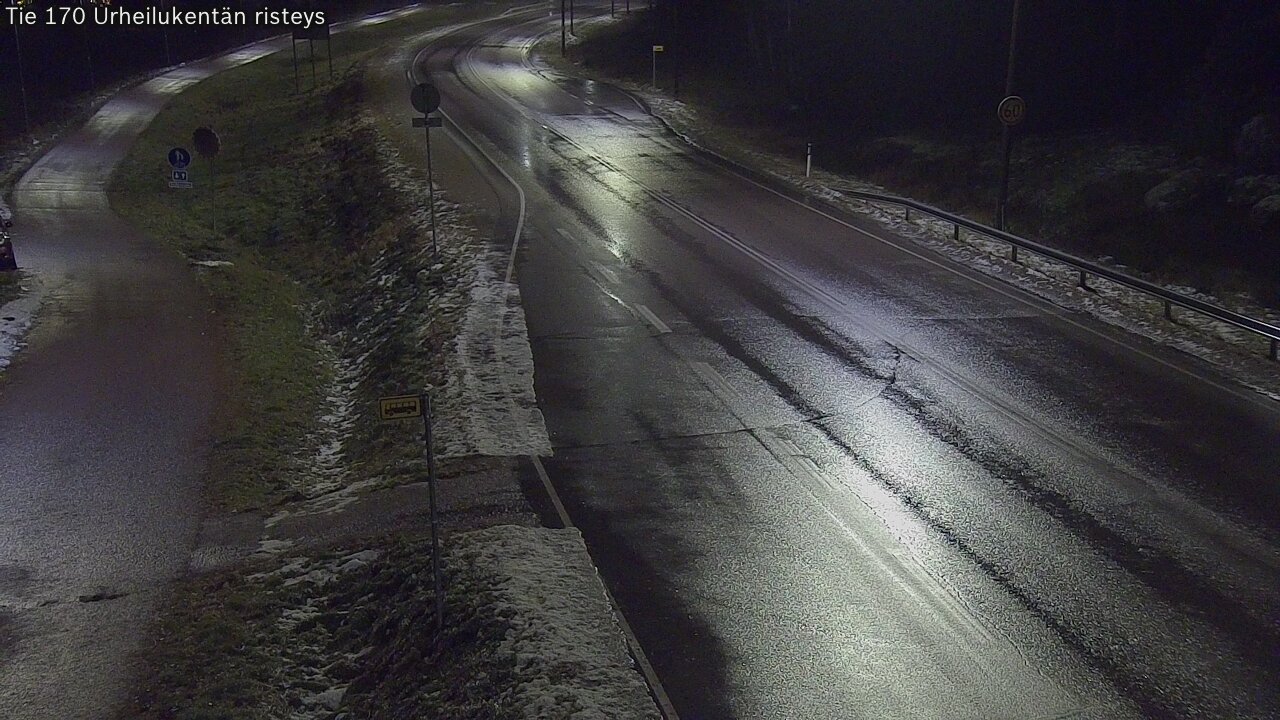 Weather Camera Image Väg 170 Vederlax Idrottsplatsen korsnin, Virolahti, Kymenlaakso