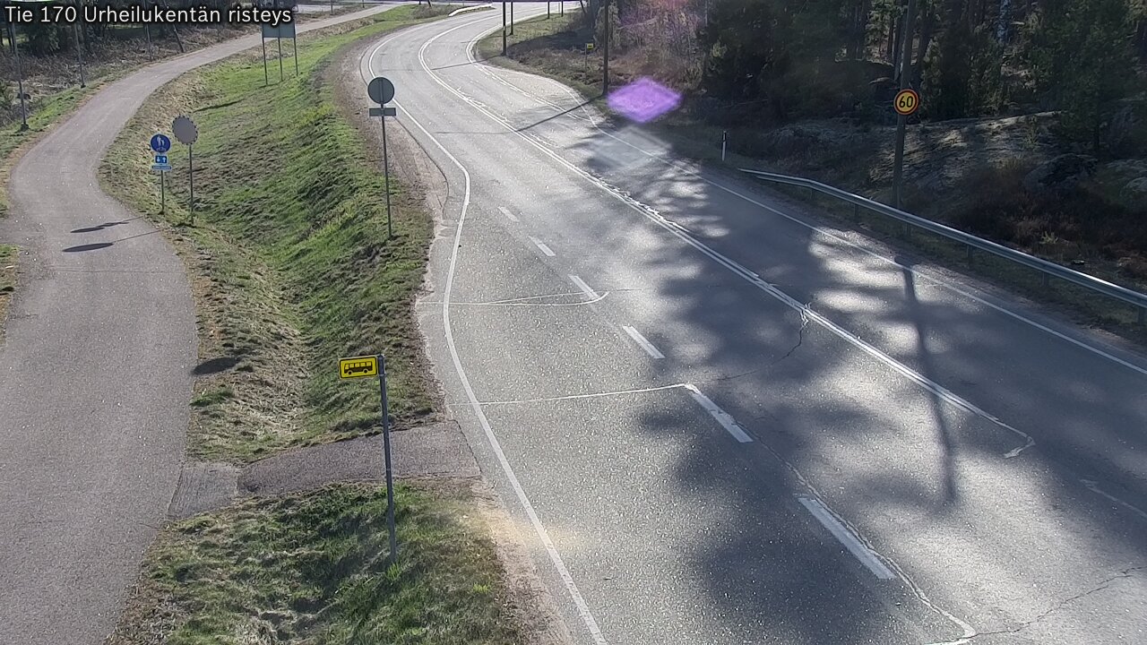 Weather Camera Image Väg 170 Vederlax Idrottsplatsen korsnin, Virolahti, Kymenlaakso