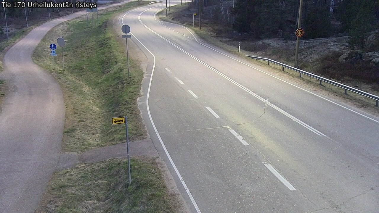 Weather Camera Image Väg 170 Vederlax Idrottsplatsen korsnin, Virolahti, Kymenlaakso