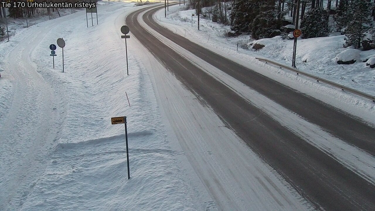 Weather Camera Image Väg 170 Vederlax Idrottsplatsen korsnin, Virolahti, Kymenlaakso