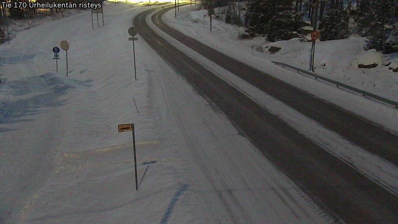 Weather Camera Image Väg 170 Vederlax Idrottsplatsen korsnin, Virolahti, Kymenlaakso